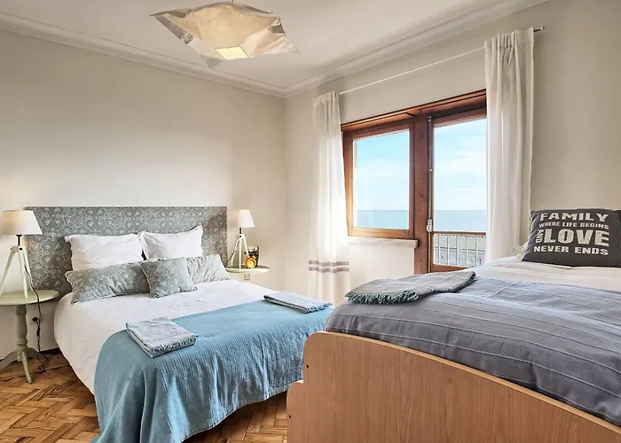 Fuer 17 Personen Und 1 Kind In By Interhome Apartman Lisboa