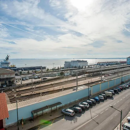 شقة Fuer 17 Personen Und 1 Kind In By Interhome Lisboa