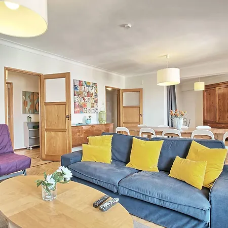 Fuer 17 Personen Und 1 Kind In By Interhome 아파트