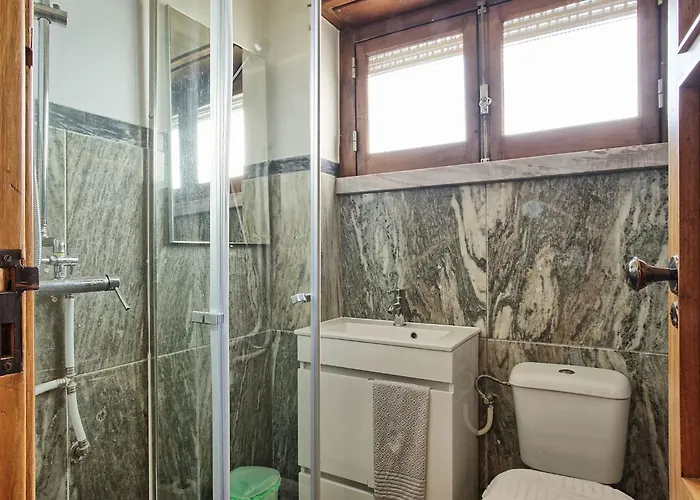 Fuer 17 Personen Und 1 Kind In By Interhome Lizbona