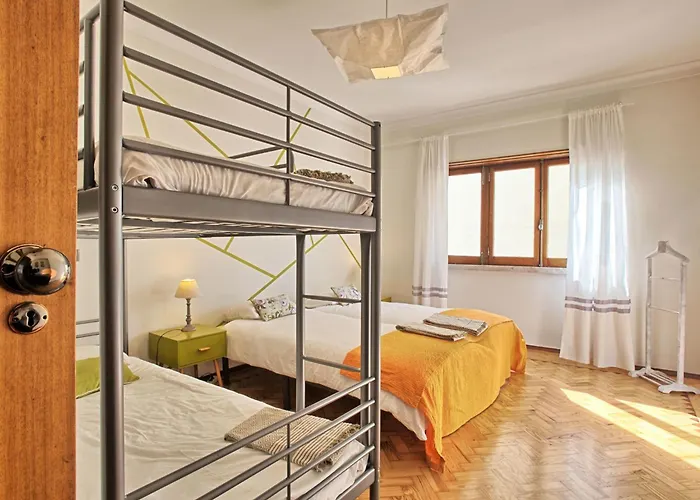 Fuer 17 Personen Und 1 Kind In By Interhome Apartment Lissabon