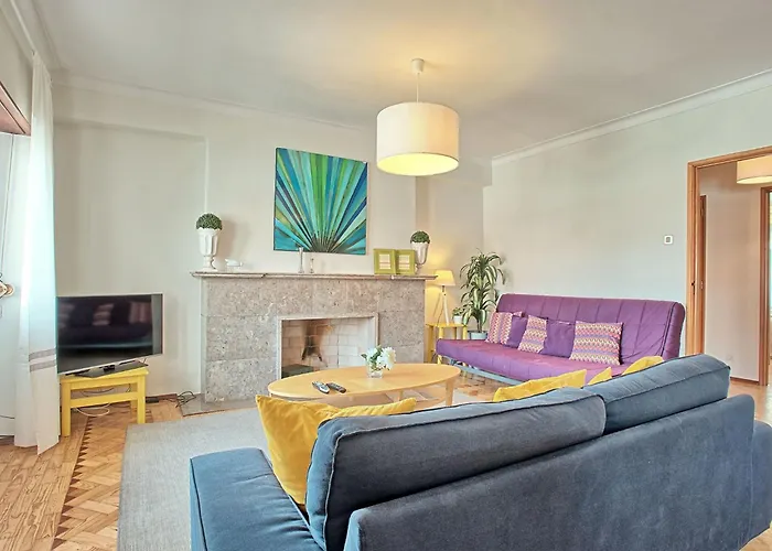 Fuer 17 Personen Und 1 Kind In By Interhome Lissabon